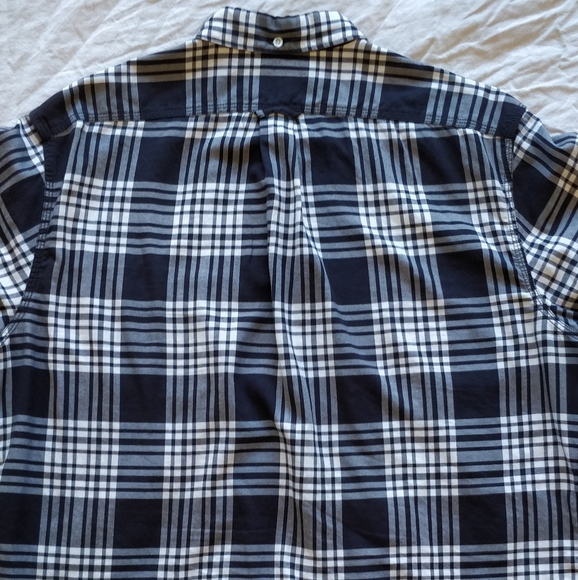 Large plaid GAP button down shirt - Picture 5 of 7